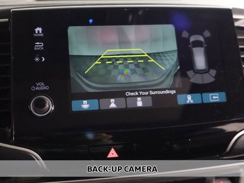 Used 2019 Honda Pilot Touring image 8