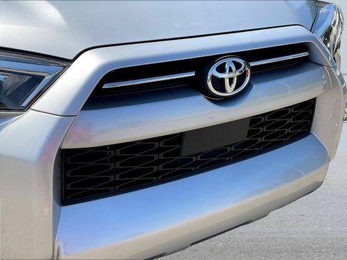 Used 2024 Toyota 4Runner SR5 AWD/4WD image 33