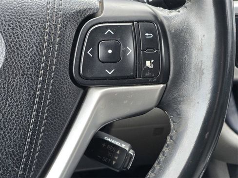 Used 2016 Toyota Highlander XLE image 18