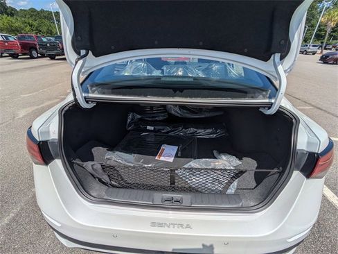 New 2025 Nissan Sentra SR w/ Midnight Edition image 22