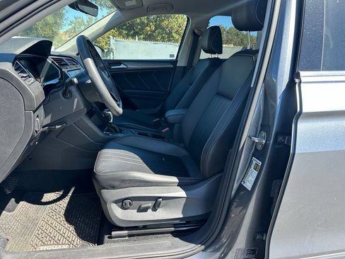 Used 2022 Volkswagen Tiguan SE FWD image 10