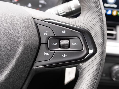 New 2026 Chevrolet Trax LS w/ LS Convenience Package FWD image 8