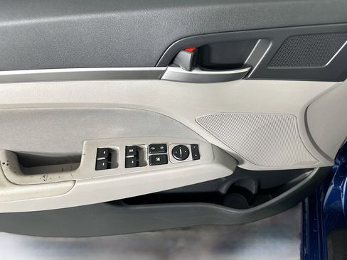 Used 2019 Hyundai Elantra SEL image 15
