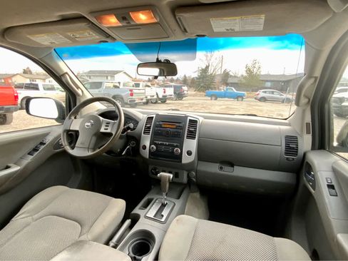 Used 2012 Nissan Frontier SV image 30
