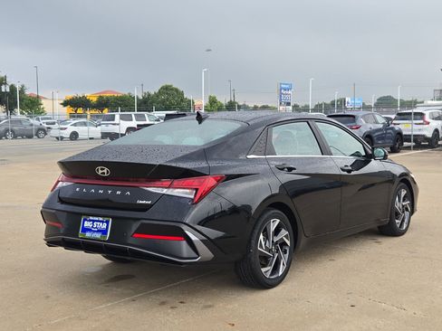 Used 2024 Hyundai Elantra Limited FWD image 3