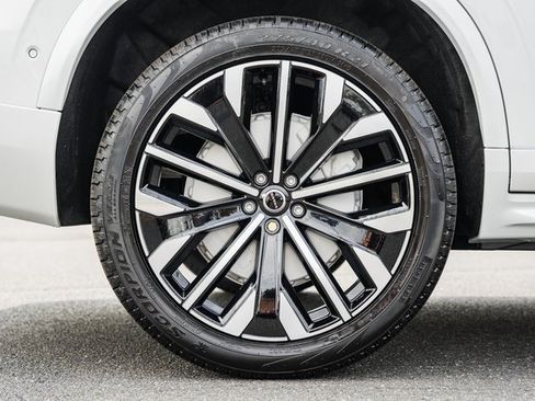 New 2026 Volvo XC90 T8 Plus image 14