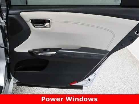 Used 2018 Toyota Avalon Limited image 37