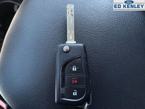 Used 2025 Toyota RAV4 LE image 9