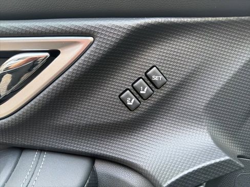 Used 2023 Subaru Forester Touring image 38