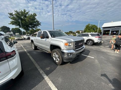 Used 2017 GMC Sierra 2500 SLE w/ HD SLE Preferred Plus Package AWD/4WD image 3