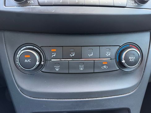 Used 2018 Nissan Sentra S w/ S Midnight Style Package FWD image 11