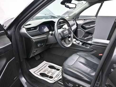 Used 2022 Jeep Grand Cherokee Limited image 9