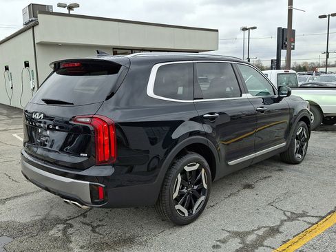 New 2025 Kia Telluride S image 8