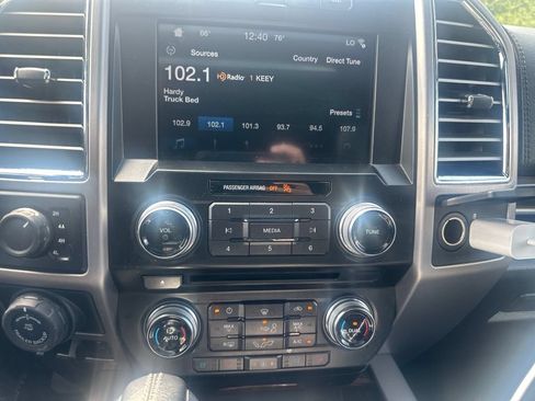 Used 2016 Ford F150 Platinum w/ Equipment Group 701A Luxury AWD/4WD image 30