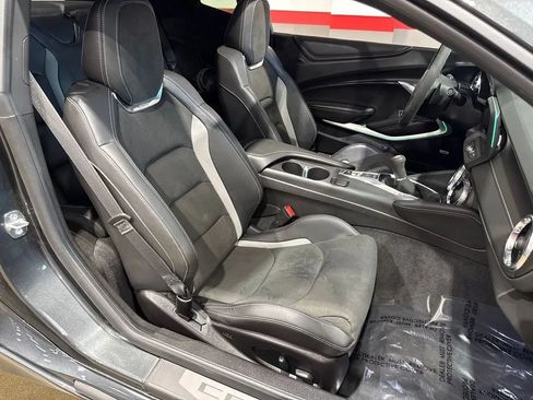 Used 2018 Chevrolet Camaro SS RWD image 82