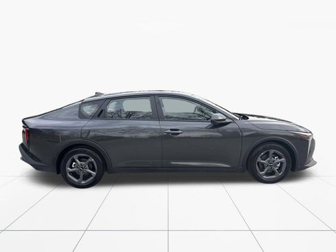 Used 2025 Kia K4 LXS image 10