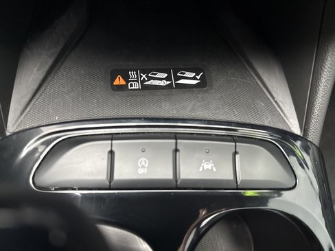 Used 2025 Buick Envista Sport Touring w/ Convenience I Package image 29