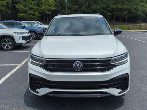 Used 2023 Volkswagen Tiguan SE R-Line FWD image 2