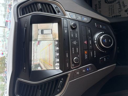 Used 2017 Hyundai Santa Fe FWD image 20