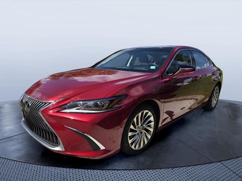 Used 2019 Lexus ES 350 Ultra Luxury w/ Accessory Package 2 FWD image 3