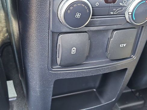 Used 2021 Ford Explorer XLT w/ Equipment Group 202A AWD/4WD image 21