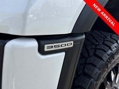 Used 2025 GMC Sierra 3500 Denali w/ Denali Reserve Package image 12