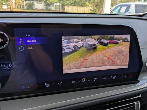 New 2026 Chevrolet Traverse LT w/ Sun and Wheel Package image 23