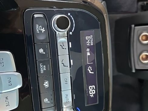 Used 2022 Genesis G90 3.3T Premium image 46