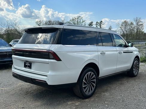 New 2025 Lincoln Navigator L Black Label AWD/4WD image 31