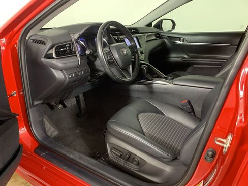 Used 2020 Toyota Camry SE image 27