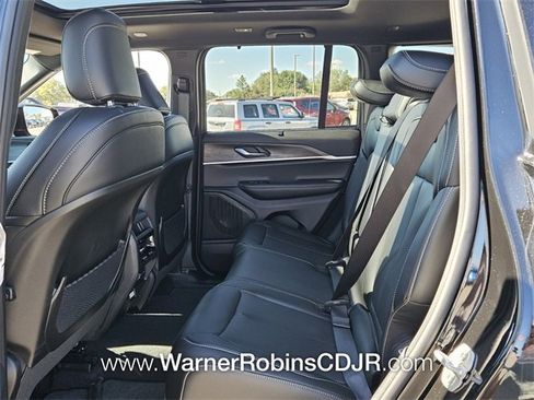 New 2025 Jeep Grand Cherokee Limited w/ Luxury Tech Group II image 6