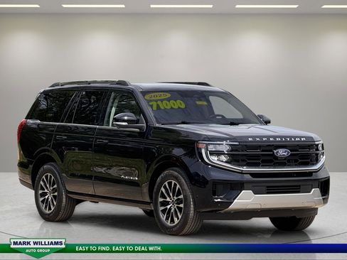 Used 2025 Ford Expedition Platinum AWD/4WD image 1