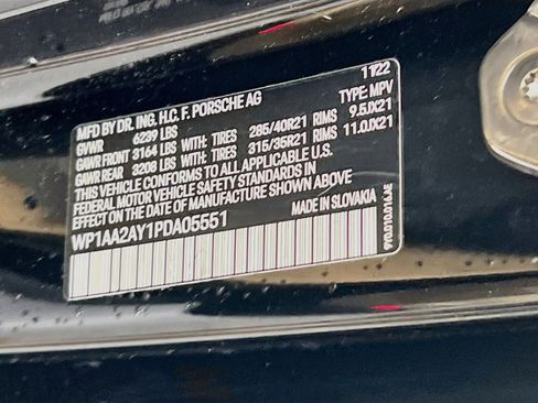 Used 2023 Porsche Cayenne AWD/4WD image 32