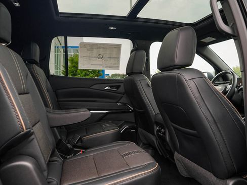 New 2026 Chevrolet Traverse High Country AWD/4WD image 14