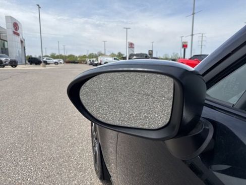 Used 2018 MAZDA MX-5 Miata Club RWD image 8