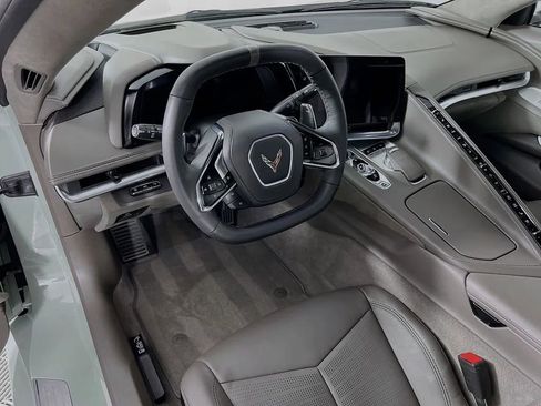 Used 2024 Chevrolet Corvette Stingray Premium Conv w/ Z51 Performance Package image 10