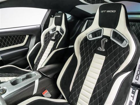 Used 2022 Ford Mustang Shelby GT500 w/ Carbon Fiber Track Pack image 13