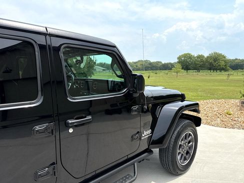 Used 2021 Jeep Gladiator Overland w/ Popular Equipment Package image 40