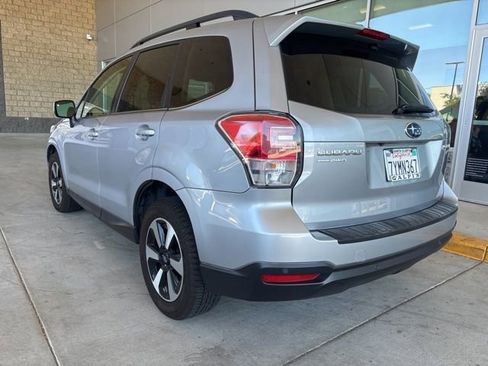 Used 2017 Subaru Forester 2.5i Limited AWD/4WD image 2