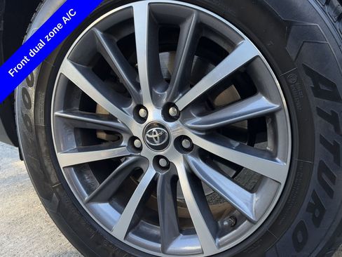 Used 2019 Toyota Highlander XLE image 13