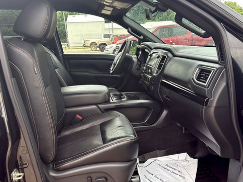Used 2019 Nissan Titan SL w/ Midnight Edition AWD/4WD image 11