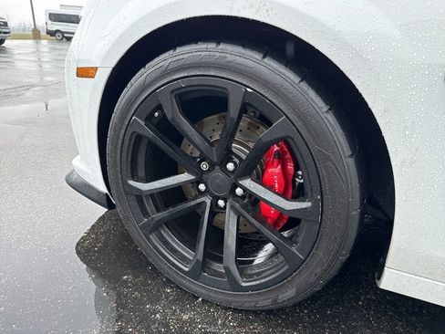 Used 2014 Chevrolet Camaro SS w/ SS Performance Package image 6