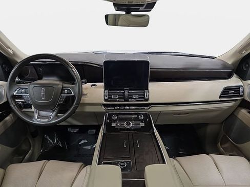 Certified 2020 Lincoln Navigator L Reserve w/ Equipment Group 208A Reserve AWD/4WD image 9