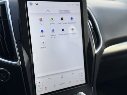 Used 2022 Ford Edge Titanium image 26