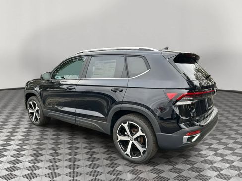 New 2026 Volkswagen Taos SEL image 5
