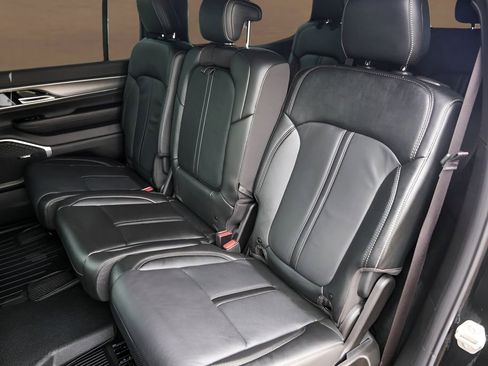 Used 2023 Jeep Wagoneer Series II image 25