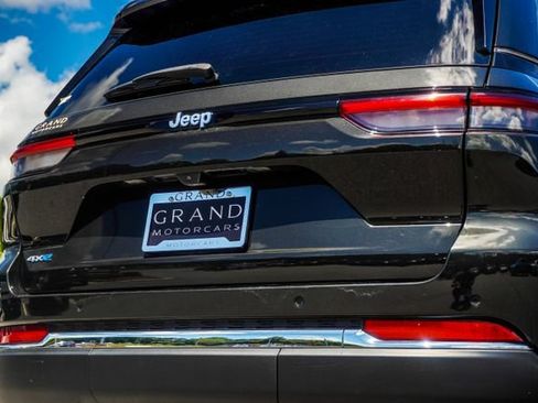 Used 2024 Jeep Grand Cherokee Limited 4xe AWD/4WD image 14
