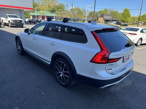 Used 2019 Volvo V90 T6 Cross Country w/ Protection Package Premier AWD/4WD image 7