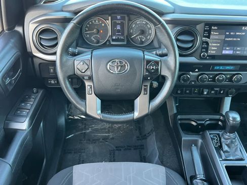 Used 2022 Toyota Tacoma TRD Off-Road w/ Technology Package AWD/4WD image 15