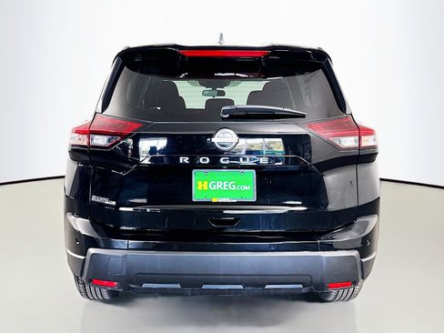 Used 2024 Nissan Rogue S image 8